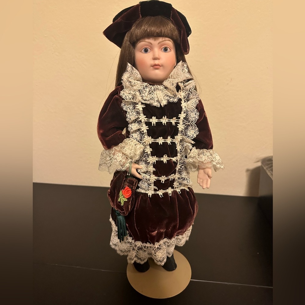 FRANKLIN HEIRLOOM DOLL - EMILY